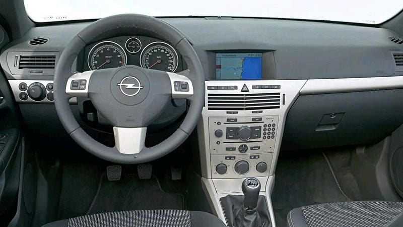 Gebraucht Opel Astra 125 PS (91 kW) 2008 Silber Kleinwagen