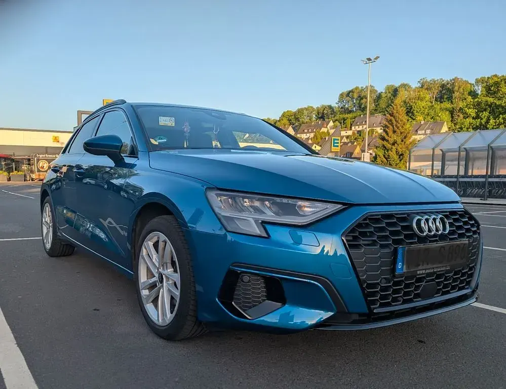 Gebraucht Audi A3 Advanced 110 PS (80 kW) 2023 Blau Limousine