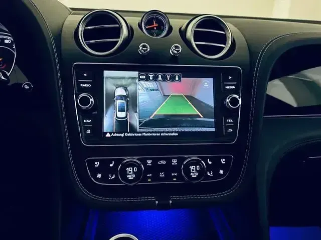 Second-hand Bentley Bentayga 435 CP (319 kW) 2017 Argintiu SUV