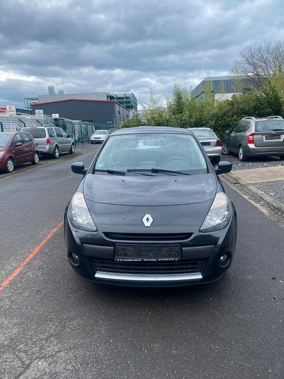 Gebraucht Renault Clio II Authentique 101 PS (74 kW) 2009 Schwarz Limousine