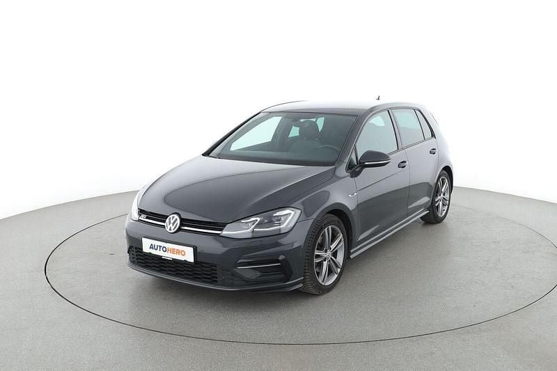 Grau Gebraucht 2020 VW Golf VII Highline Limousine | 18.200 € (Guter Preis) - Bild 1/3