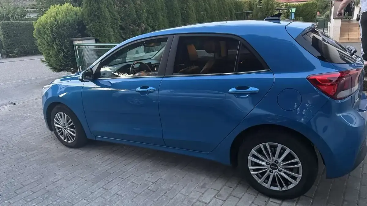 Gebraucht Kia Rio Platinum Edition 120 PS (88 kW) 2023 Blau Kleinwagen