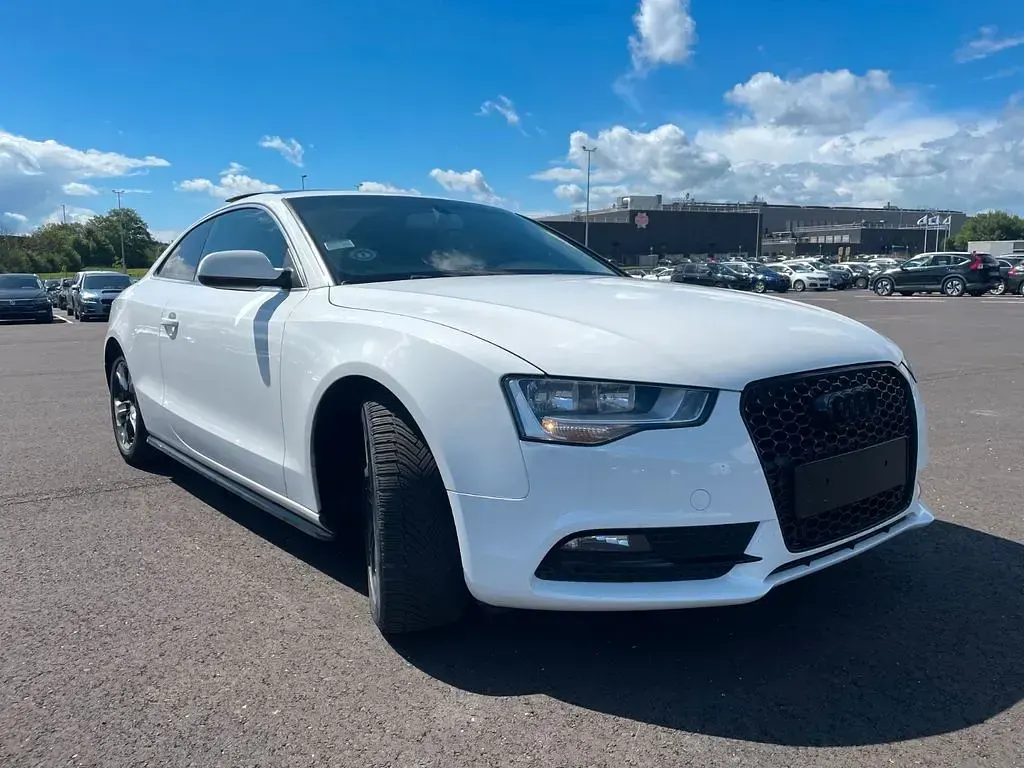 Gebraucht Audi A5 S-Line 170 PS (125 kW) 2012 Weiß Coupé