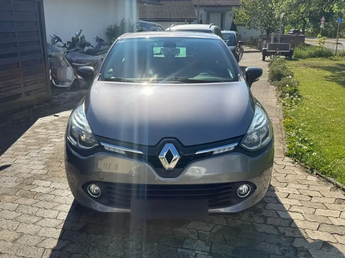 Gebraucht Renault Clio 90 PS (66 kW) 2015 Grau Limousine