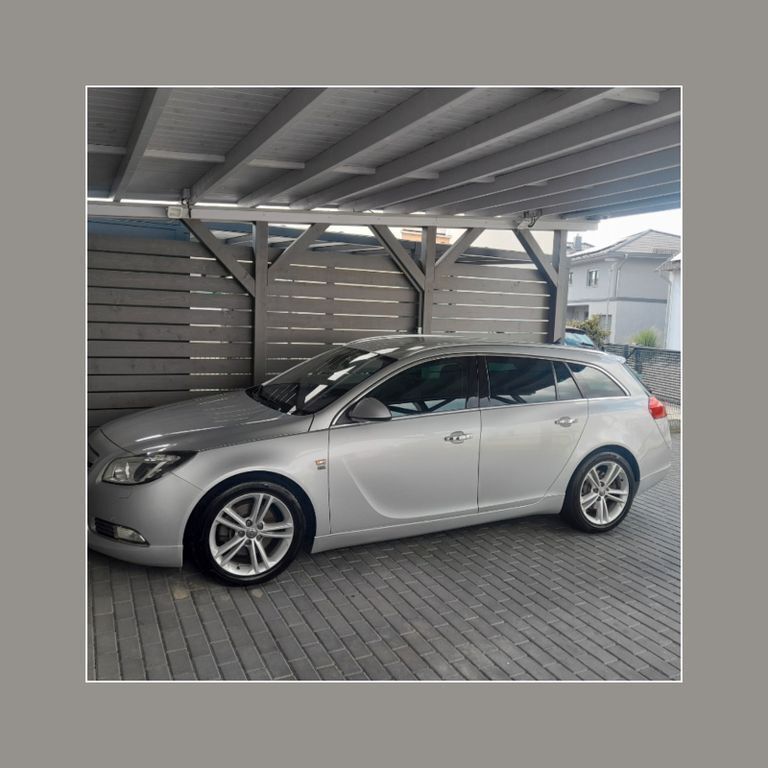 Silber Gebraucht 2010 Opel Insignia OPC Kombi | 5.850 € (Teuer) - Bild 1/4