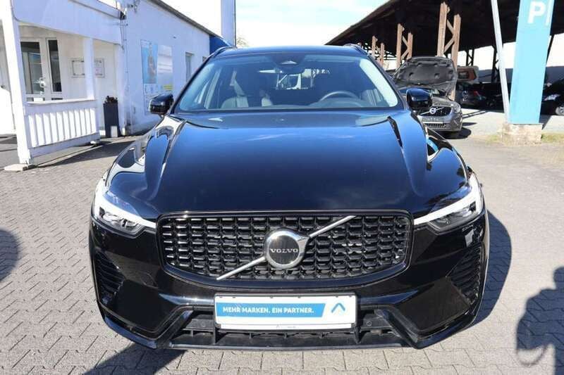 Gebraucht Volvo XC60 Plus 197 PS (144 kW) 2023 Black stone, solid SUV