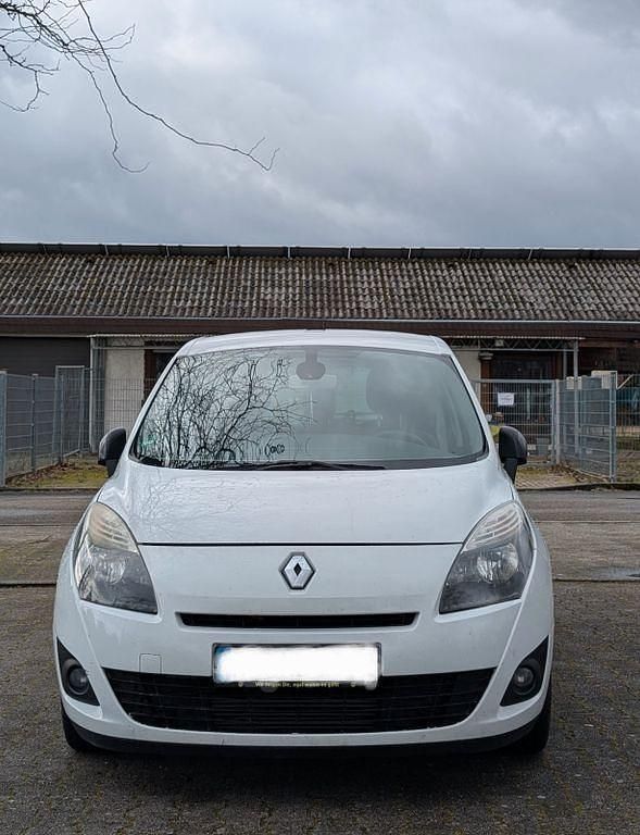 Gebraucht Renault Grand Scénic III Bose Edition 131 PS (96 kW) 2011 Weiß Van / Kleinbus
