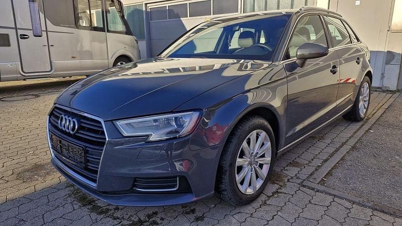 Gebraucht Audi A3 Design 116 PS (85 kW) 2019 Grau Limousine