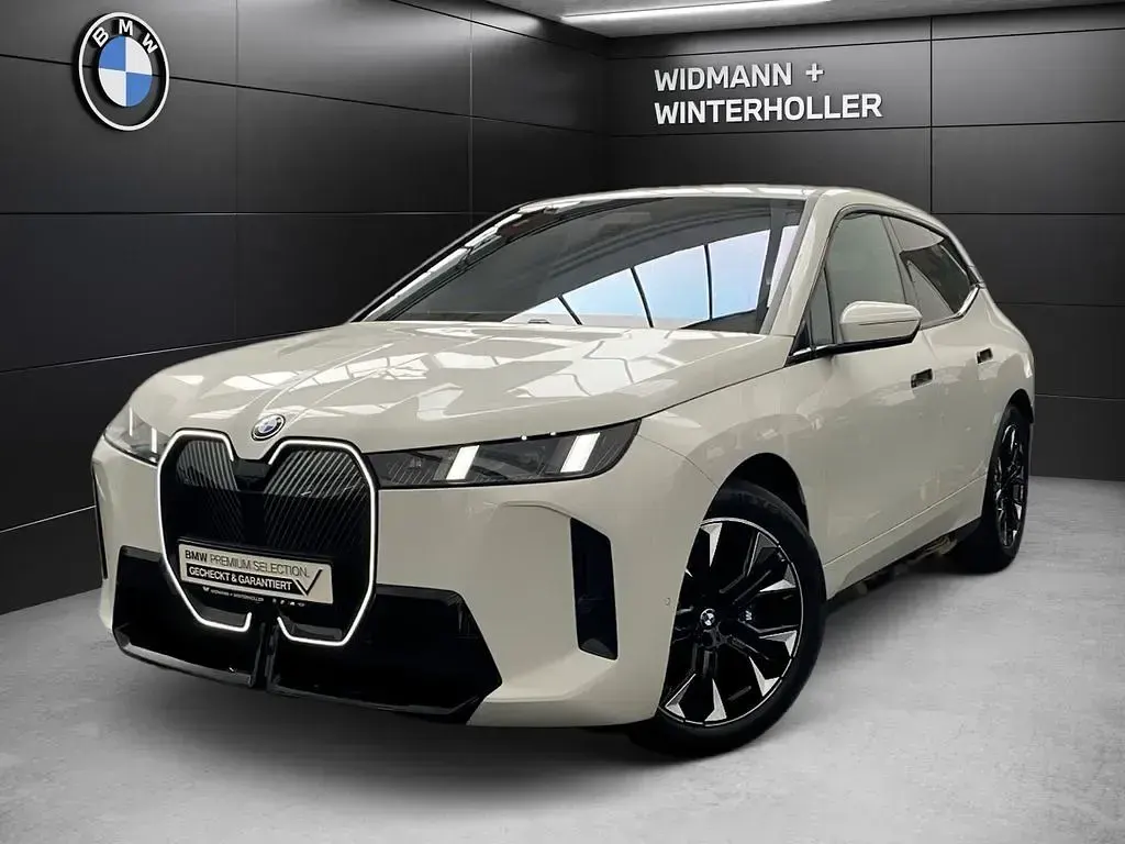 Gebraucht BMW iX M Sport 300 kW (408 PS) 2025 Weiß SUV