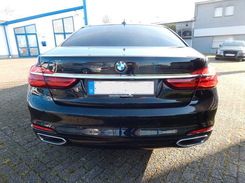 Gebraucht BMW 740 320 PS (235 kW) 2016 Schwarz Limousine