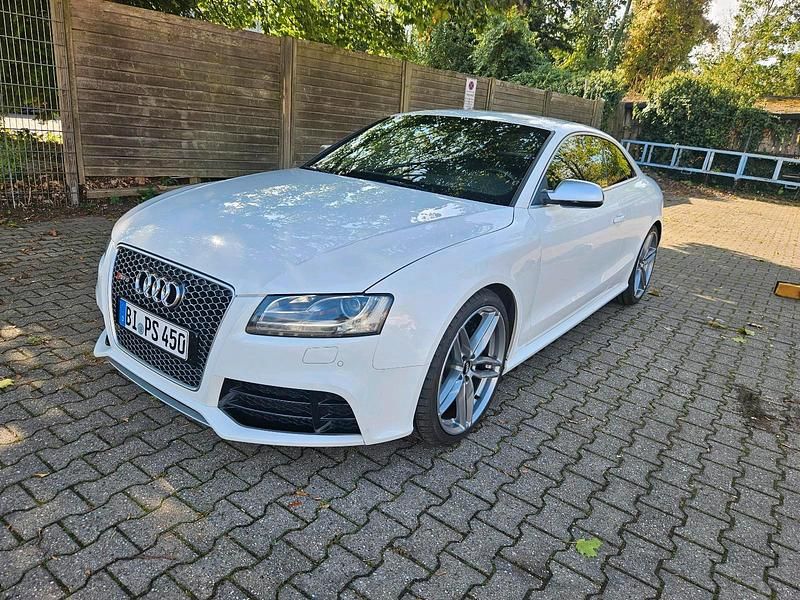 Weiß Gebraucht 2010 Audi RS5 Coupé | 27.500 € (Guter Preis) - Bild 1/4