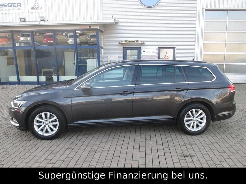 Gebraucht VW Passat Comfortline 150 PS (110 kW) 2018 Grau Kombi