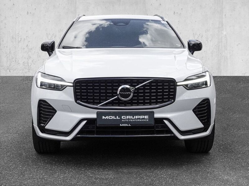 Gebraucht Volvo XC60 Plus 197 PS (144 kW) 2023 Crystal white / metallic SUV
