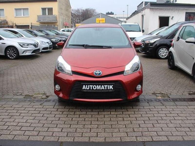 Gebraucht Toyota Yaris Hybrid Edition 75 PS (55 kW) 2014 Rot Limousine
