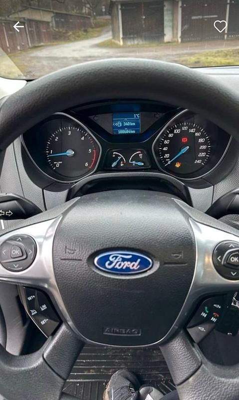 Gebraucht Ford Focus 105 PS (77 kW) 2011 Weiß Kombi