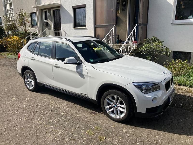 Gebraucht BMW X1 Sport Line 143 PS (105 kW) 2014 Weiß SUV