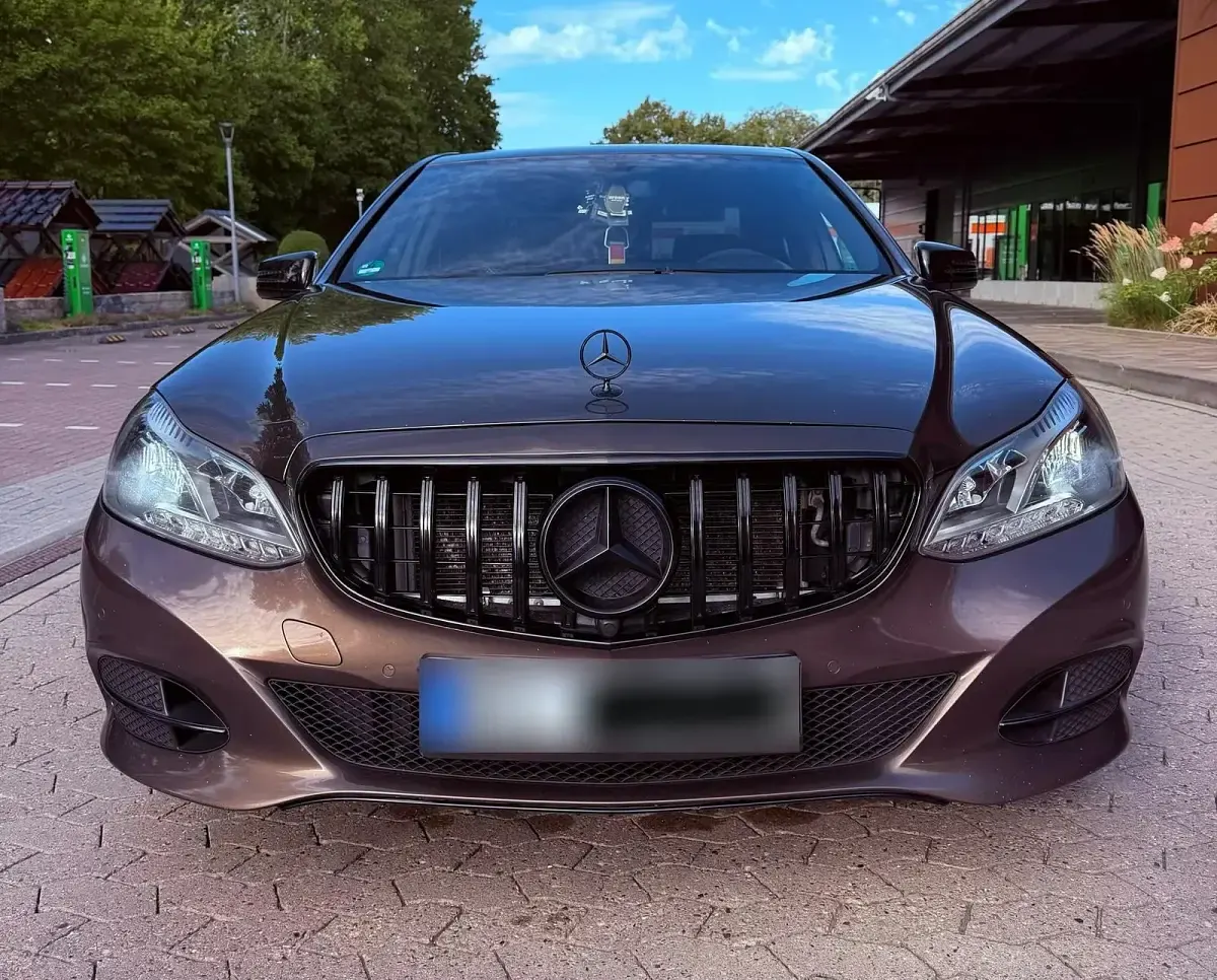 Gebraucht Mercedes E250 204 PS (150 kW) 2013 Braun Limousine