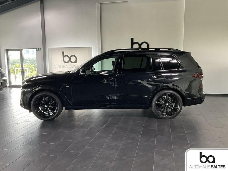 Gebraucht BMW X7 M Sport 352 PS (258 kW) 2025 Schwarz SUV