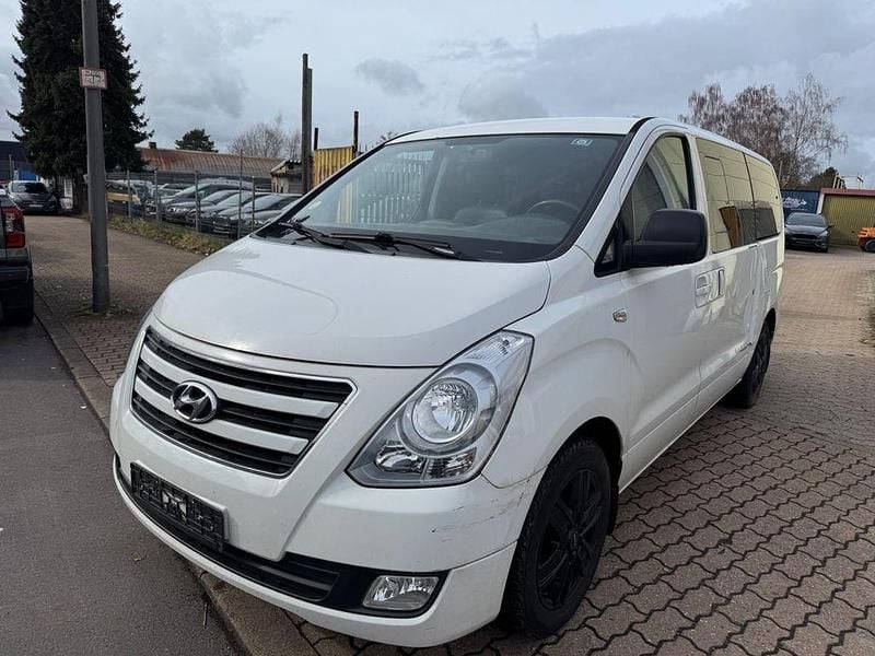Gebraucht Hyundai H-1 170 PS (125 kW) 2017 Weiß Van / Kleinbus