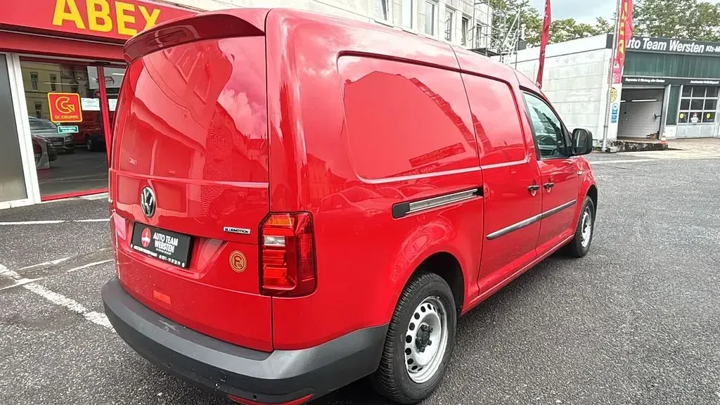 Gebraucht VW Caddy 102 PS (75 kW) 2018 Rot Van / Kleinbus