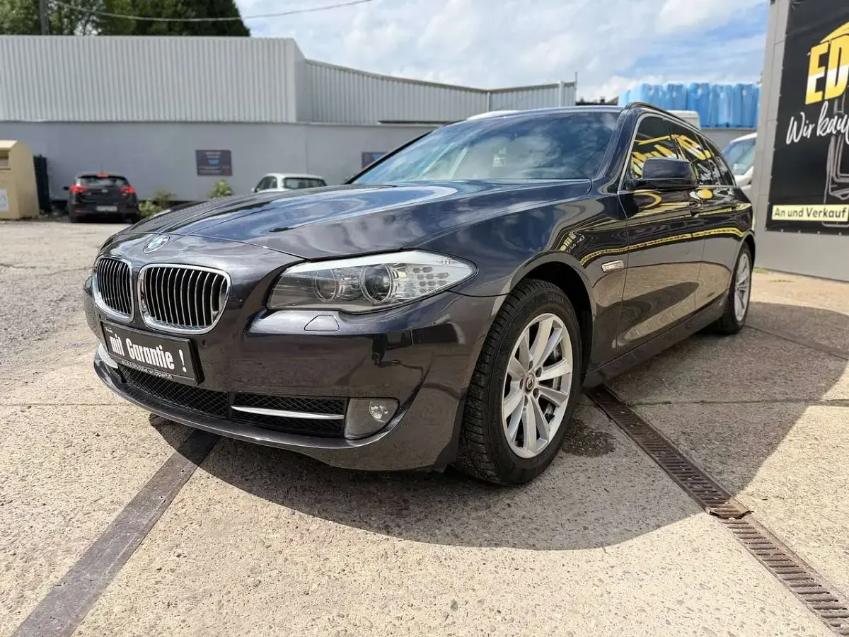 Gebraucht BMW 523 Efficient Dynamics 204 PS (150 kW) 2011 Schwarz Kombi