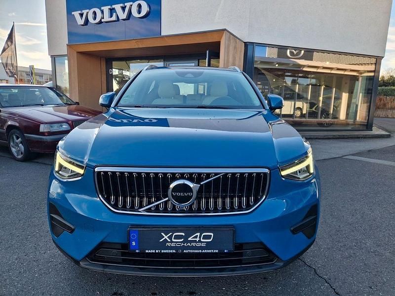 Gebraucht Volvo XC40 Plus 211 PS (155 kW) 2022 Fjord blue metallic SUV