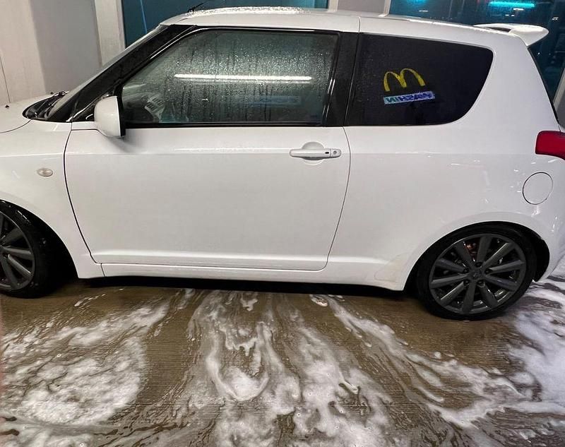 Gebraucht Suzuki Swift Sport 125 PS (91 kW) 2009 Weiß Kleinwagen