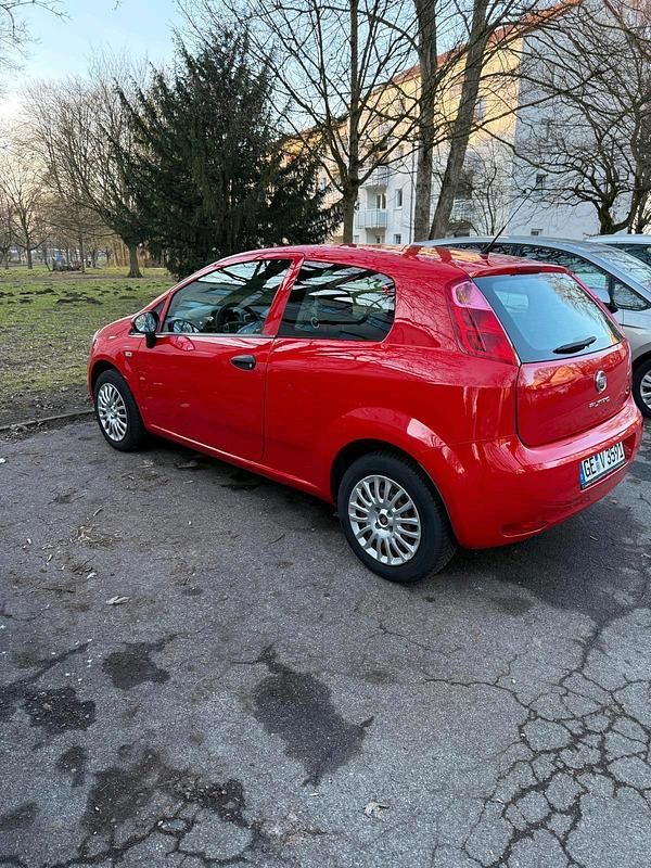 Gebraucht Fiat Punto 69 PS (50 kW) 2015 Rot Kleinwagen
