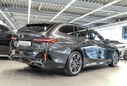 Gebraucht BMW 520 Comfort Edition 197 PS (144 kW) 2025 Grau Kombi
