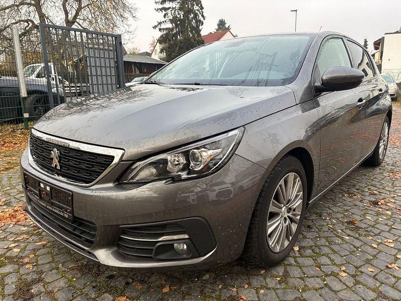 Grau Gebraucht 2021 Peugeot 308 Active Limousine | 10.990 € (Guter Preis) - Bild 1/4
