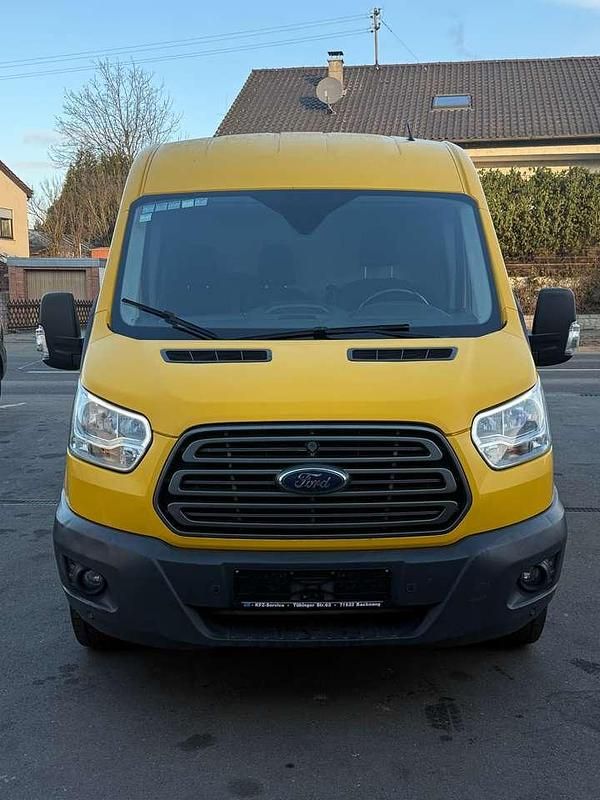 Gebraucht Ford Transit Trend 170 PS (125 kW) 2018 Signal yellow Van / Kleinbus