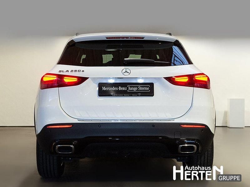 Gebraucht Mercedes GLA250 Progressive 163 PS (119 kW) 2025 Weiß SUV