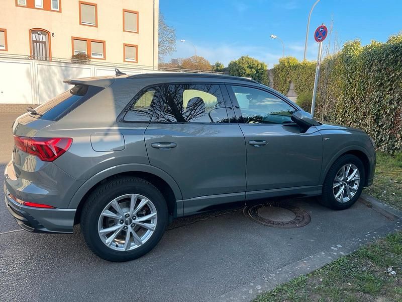 Gebraucht Audi Q3 Ambiente 150 PS (110 kW) 2019 Grau SUV