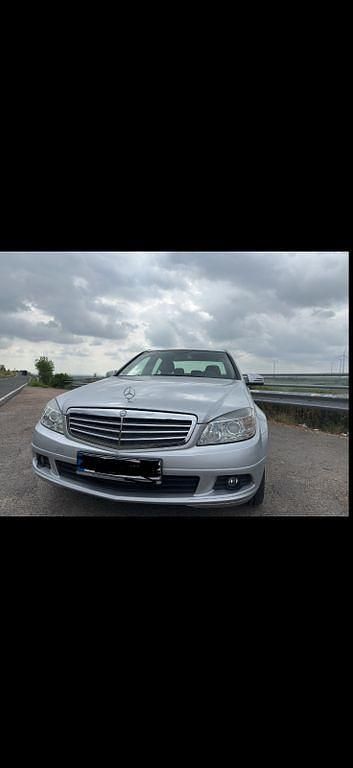 Silber Gebraucht 2009 Mercedes C180 Limousine | 11.000 € - Bild 1/4