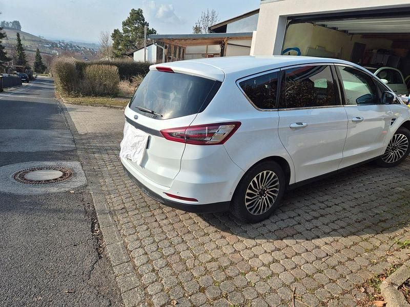 Gebraucht Ford S-MAX Titanium 150 PS (110 kW) 2019 Weiß Van / Kleinbus