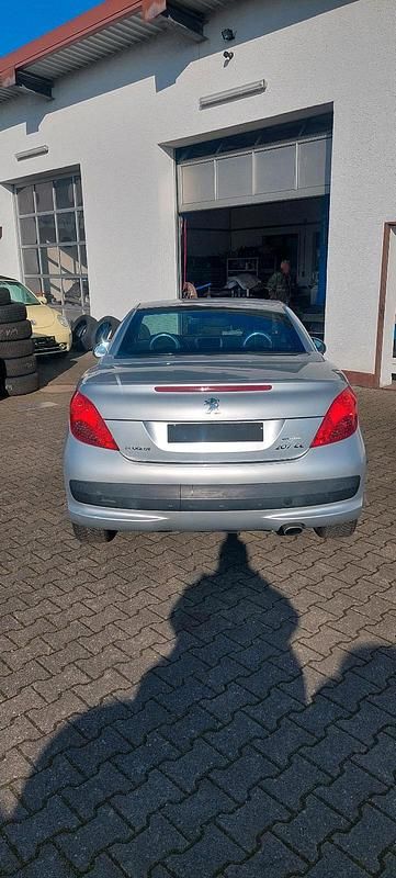 Silber Gebraucht 2009 Peugeot 207 CC Cabrio | 2.850 € (Etwas zu teuer) - Bild 1/4