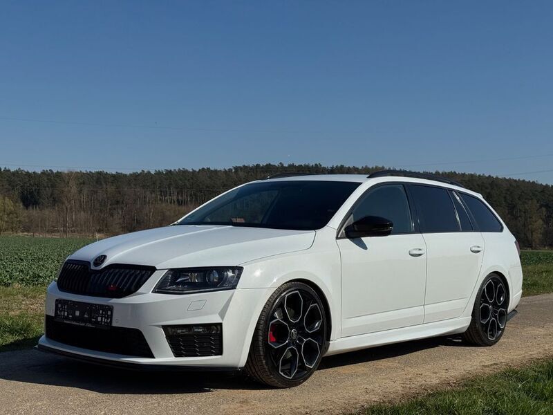 Weiß Gebraucht 2017 Skoda Octavia RS Kombi | 12.500 € (Guter Preis) - Bild 1/4