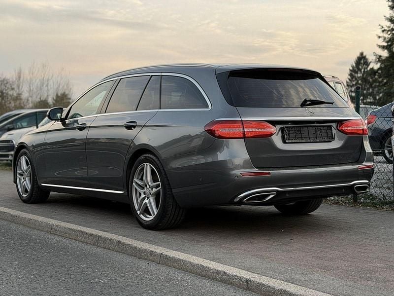 Gebraucht Mercedes E220 Avantgarde 194 PS (142 kW) 2017 Grau Kombi