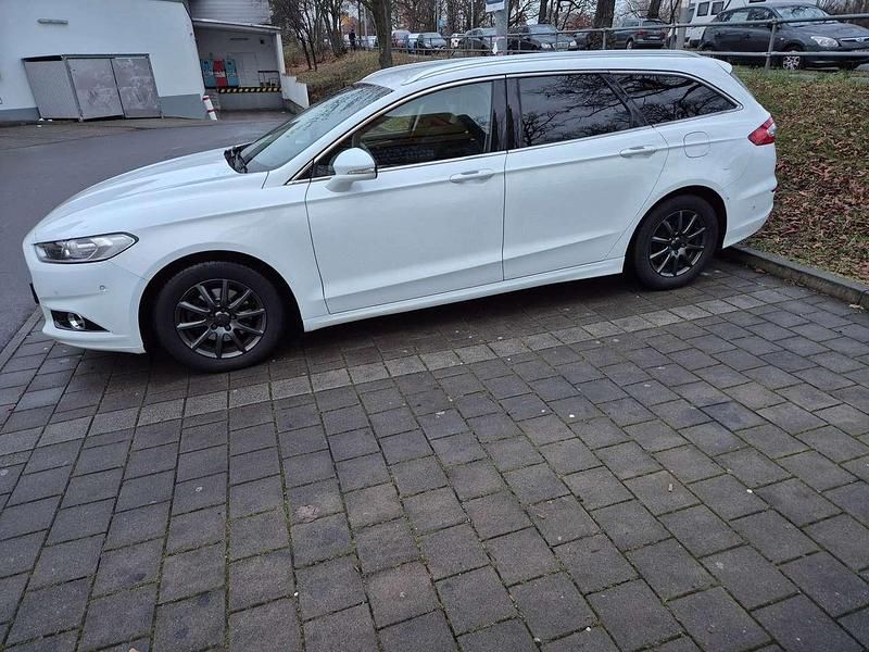 Gebraucht Ford Mondeo Titanium 150 PS (110 kW) 2015 Weiß Kombi