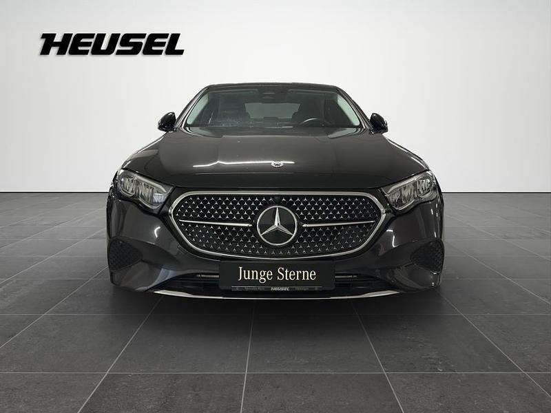 Gebraucht Mercedes E200 Avantgarde 204 PS (150 kW) 2023 Graphitgrau Limousine