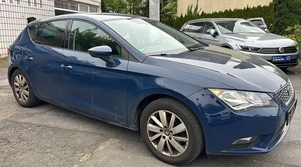 Używany Seat Leon Reference 86 KM (63 kW) 2016 Niebieski Sedan/Limuzyna