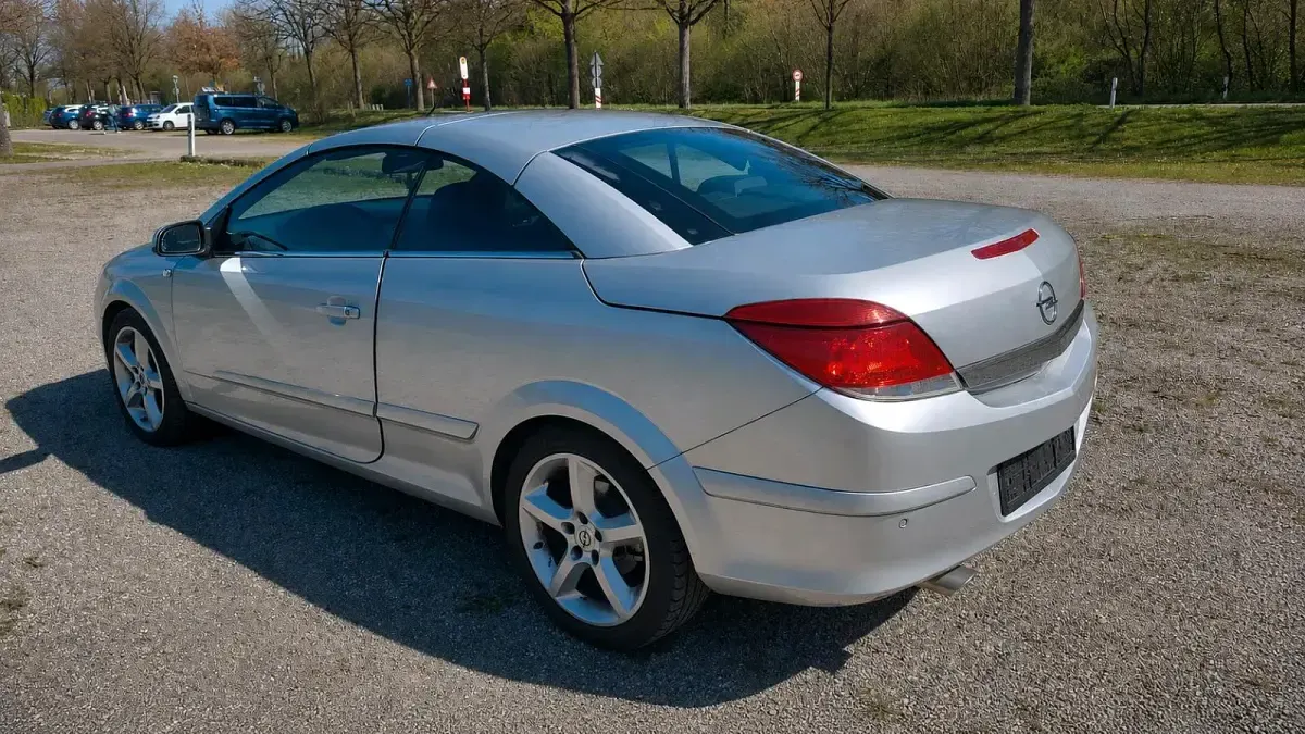 Gebraucht Opel Astra Cabriolet 150 PS (110 kW) 2008 Silber Cabrio