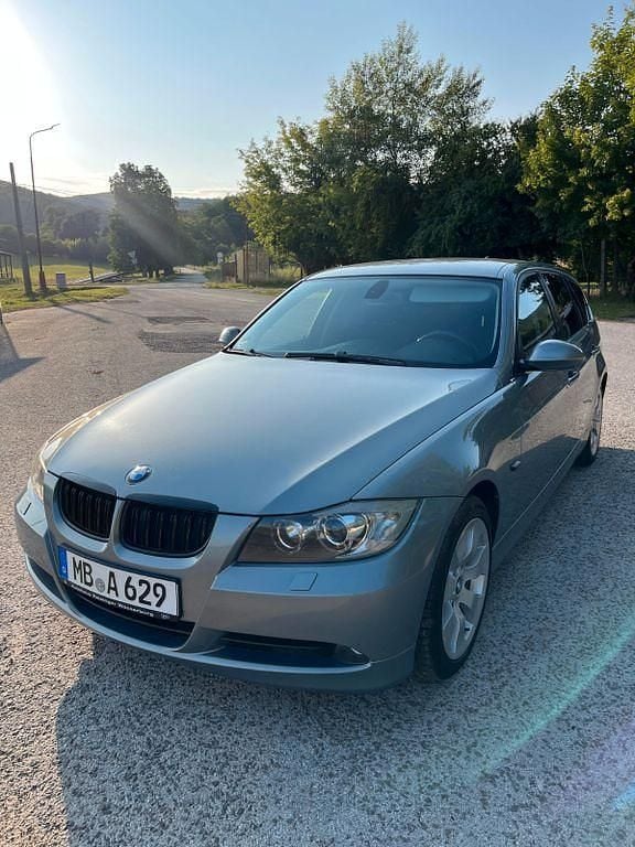 Grün Gebraucht 2006 BMW 325 Sport Line Kombi | 2.200 € - Bild 1/4