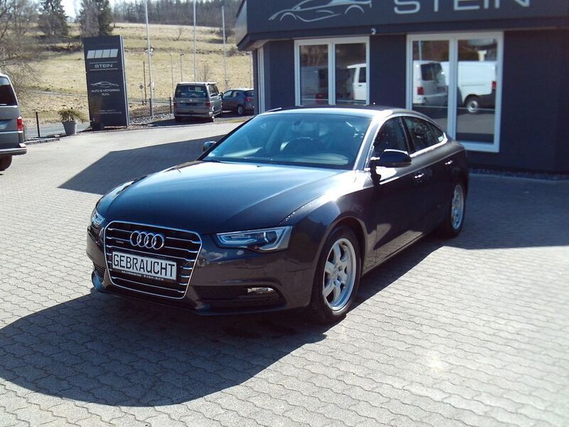 Grau Gebraucht 2016 Audi A5 Sportback Comfort Limousine | 18.900 € (Superpreis) - Bild 1/4