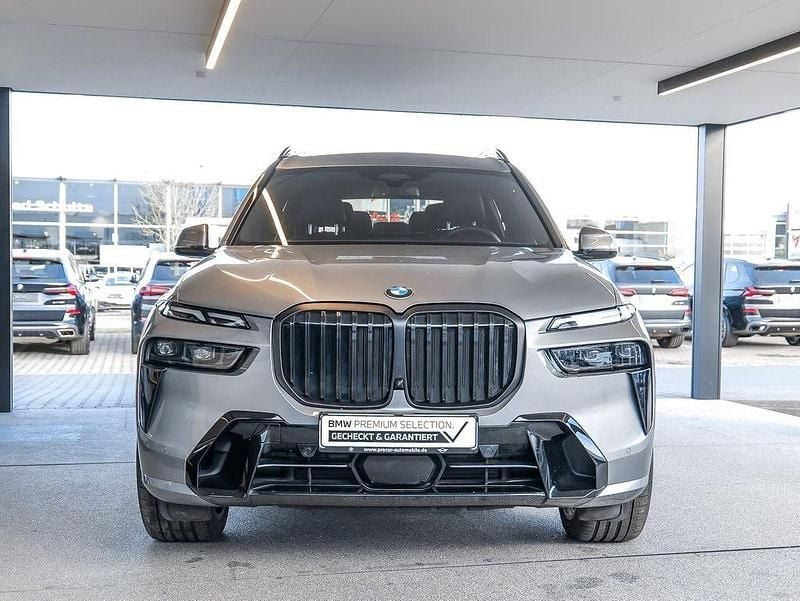 Gebraucht BMW X7 M Sport 352 PS (258 kW) 2025 Grau SUV