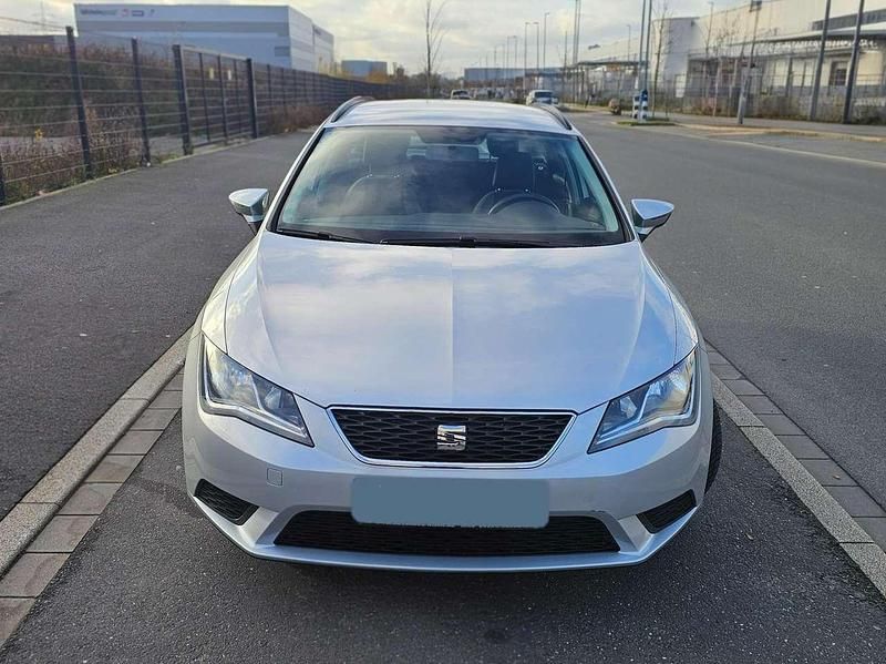 Usado Seat Leon ST Reference 86 HP (63 kW) 2016 Prateado Carrinha