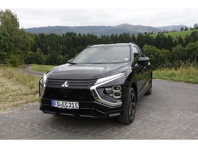 P) (schwarz Gebraucht 2025 Mitsubishi Eclipse Cross Plus SUV | 36.690 € - Bild 1/4