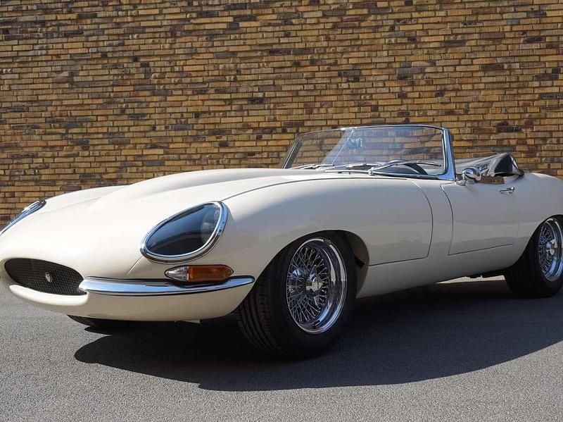 Gebraucht Jaguar E-Type 280 PS (205 kW) 1962 Weiß Cabrio