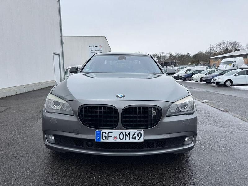 Gebraucht BMW 730L Performance 245 PS (180 kW) 2010 Grau Limousine