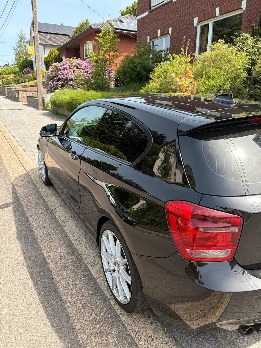 Gebraucht BMW 114 102 PS (75 kW) 2013 Schwarz Kleinwagen